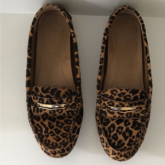 Vionic Leopard Print Moccasins- calf fur - Picture 3 of 10